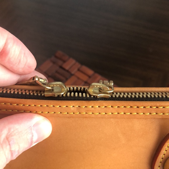 Dooney and Bourke Cabriolet Satchel Vintage Bag in Navy - Picture 9 of 13